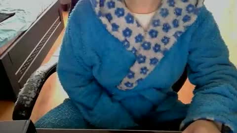 Snapshot of hotty_mary chatting on 04.28.26 Mary online show from 04.28.26