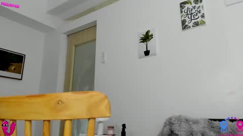 crishinahotty online show from 09.10.25