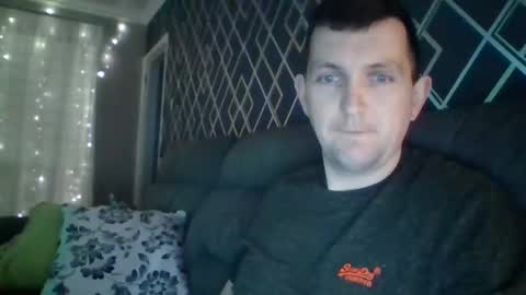 Snapshot of hotuk86 chatting on 02.18.25 hotuk86 online show from 02.18.25