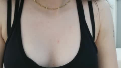 Snapshot of hotwinterxx chatting on 04.19.26 Hotwixx online show from 04.19.26