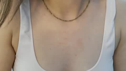 Snapshot of hotwinterxx chatting on 04.22.26 Hotwixx online show from 04.22.26