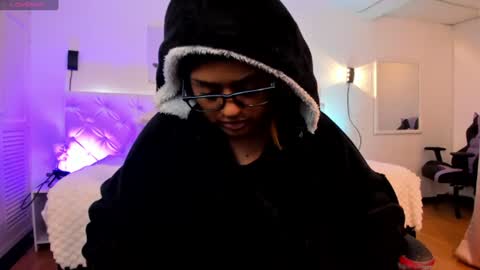 Snapshot of houseigth_ chatting on 07.21.26 online show from 07.21.26