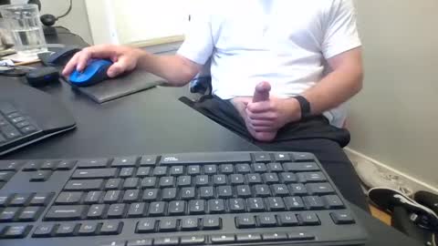 Snapshot of hoverday chatting on 09.13.25 hoverday online show from 09.13.25