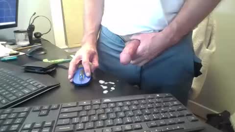 Snapshot of hoverday chatting on 09.24.25 hoverday online show from 09.24.25