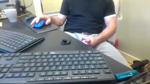 Snapshot of hoverday chatting on 09.24.25 hoverday online show from 09.24.25