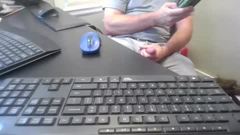 Snapshot of hoverday chatting on 09.26.25 hoverday online show from 09.26.25