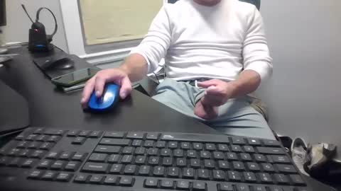 Snapshot of hoverday chatting on 10.04.25 hoverday online show from 10.04.25