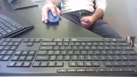 Snapshot of hoverday chatting on 10.22.25 hoverday online show from 10.22.25