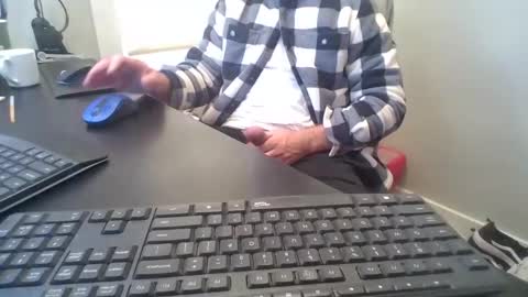 Snapshot of hoverday chatting on 11.03.25 hoverday online show from 11.03.25