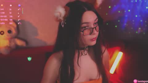 Snapshot of howtomeow chatting on 10.23.25 Mia online show from 10.23.25