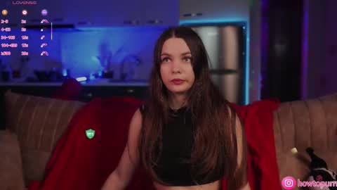 Snapshot of howtomeow chatting on 11.16.25 Mia online show from 11.16.25