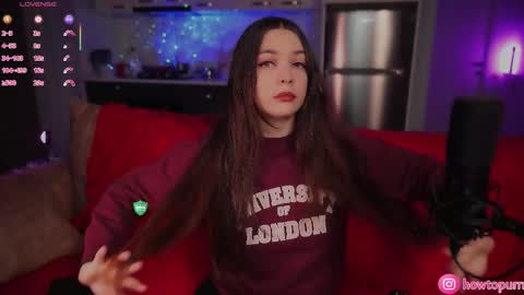 Snapshot of howtomeow chatting on 12.15.25 Mia online show from 12.15.25