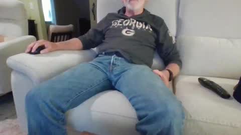 Snapshot of hp58 chatting on 12.18.24 hp58 online show from 12.18.24