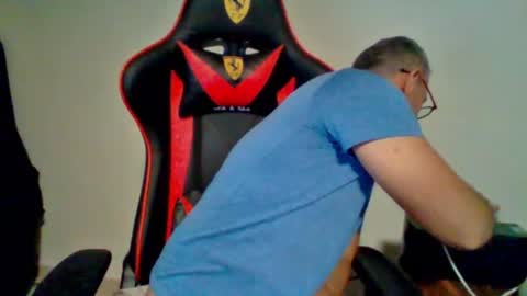 Snapshot of huge__cumshot chatting on 07.13.26 huge__cumshot online show from 07.13.26