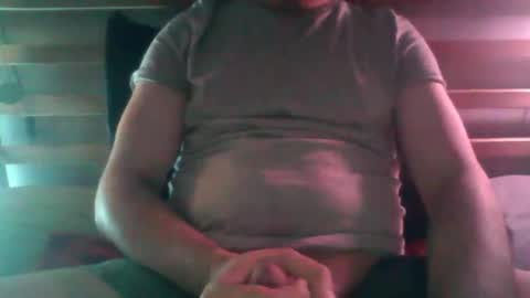 Snapshot of huge_guy_87 chatting on 06.02.26 huge_guy_87 online show from 06.02.26