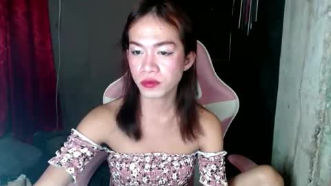 Snapshot of hugecockanna chatting on 01.06.25 hugecockanna online show from 01.06.25