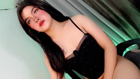 Snapshot of hugecockyanny chatting on 02.12.26 Yhanie online show from 02.12.26