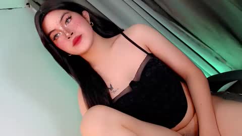 Snapshot of hugecockyanny chatting on 02.15.26 Yhanie online show from 02.15.26