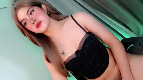 Snapshot of hugecockyanny chatting on 02.17.26 Yhanie online show from 02.17.26