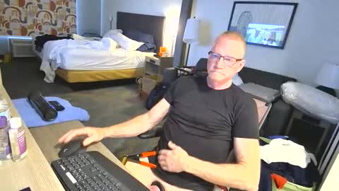 Snapshot of hugentuscaloosa chatting on 05.03.26 CAROLINA TIM online show from 05.03.26