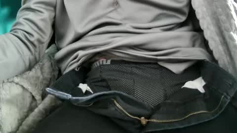 Snapshot of hugepecker131 chatting on 12.31.24 hugepecker131 online show from 12.31.24