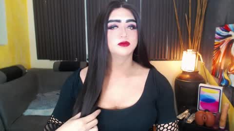 Snapshot of hugexmslovelyxcock chatting on 04.10.26 MsLovely online show from 04.10.26
