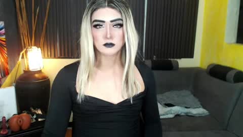 Snapshot of hugexmslovelyxcock chatting on 04.16.26 MsLovely online show from 04.16.26