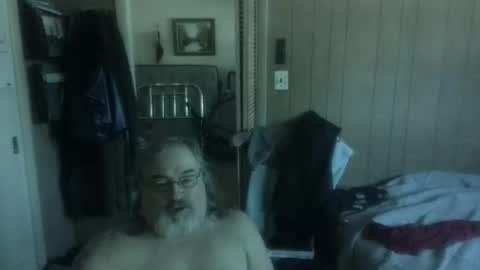 Snapshot of huggybear566 chatting on 06.17.26 lonely huggy bear online show from 06.17.26