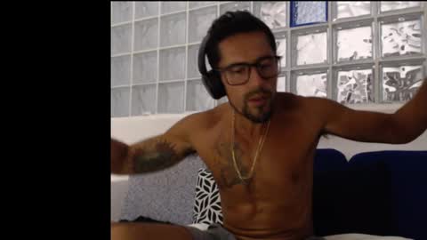 Colombian Milkman online show from 02.13.25