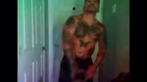 Snapshot of huidos2006 chatting on 10.14.25 huidos2006 online show from 10.14.25