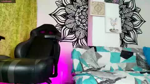 Snapshot of huila97 chatting on 10.05.25 elecktra12 online show from 10.05.25