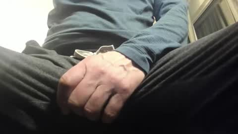 Snapshot of hung_hot_fit10 chatting on 12.16.24 Big uncut cock dripping online show from 12.16.24