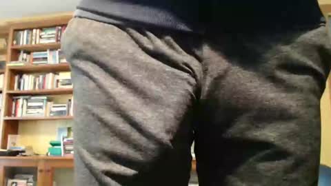 Snapshot of hung_hot_fit10 chatting on 03.01.25 Big uncut cock dripping online show from 03.01.25