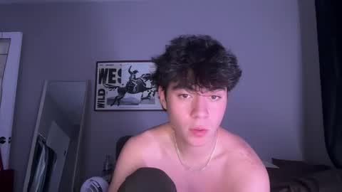 Snapshot of hungc0llegejock chatting on 10.16.25 hungc0llegejock online show from 10.16.25