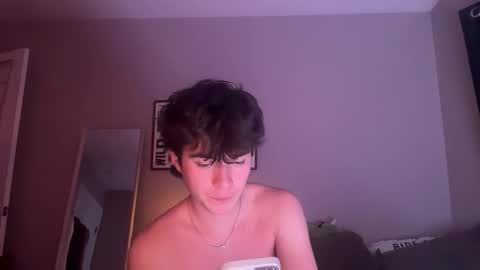 Snapshot of hungc0llegejock chatting on 10.25.25 hungc0llegejock online show from 10.25.25