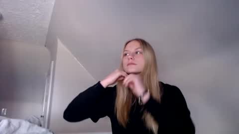 Snapshot of hungohio33 chatting on 03.04.25 hungohio33 online show from 03.04.25