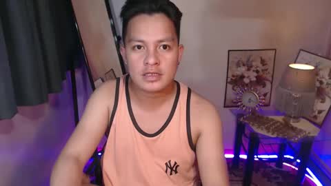 Snapshot of hunk_danny chatting on 03.10.25 hunk_danny online show from 03.10.25