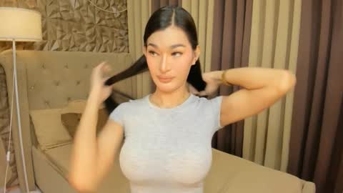 hunkhomerontop online show from 12.17.25