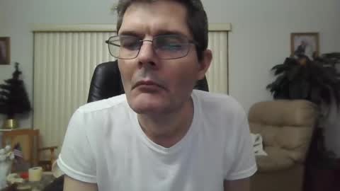 hunkmasclefad458 online show from 12.21.24