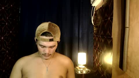 Snapshot of hunkylloyd chatting on 12.03.24 hunkylloyd online show from 12.03.24