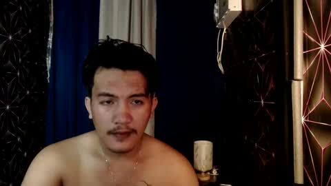 Snapshot of hunkylloyd chatting on 12.12.24 hunkylloyd online show from 12.12.24