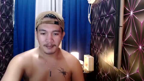 Snapshot of hunkylloyd chatting on 12.16.24 hunkylloyd online show from 12.16.24