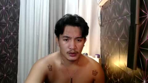 Snapshot of hunkylloyd chatting on 12.31.24 hunkylloyd online show from 12.31.24