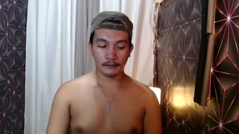 Snapshot of hunkylloyd chatting on 01.04.25 hunkylloyd online show from 01.04.25