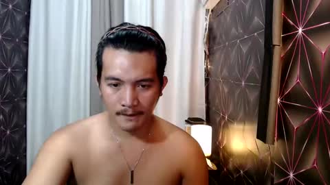 Snapshot of hunkylloyd chatting on 02.04.25 hunkylloyd online show from 02.04.25