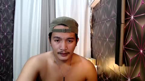 Snapshot of hunkylloyd chatting on 02.13.25 hunkylloyd online show from 02.13.25