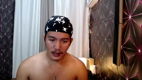 Snapshot of hunkylloyd chatting on 02.14.25 hunkylloyd online show from 02.14.25