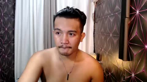 Snapshot of hunkylloyd chatting on 02.20.25 hunkylloyd online show from 02.20.25