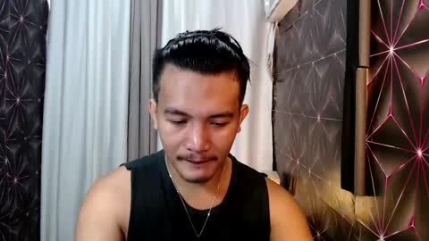 Snapshot of hunkylloyd chatting on 02.21.25 hunkylloyd online show from 02.21.25