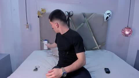 hunterheat_ online show from 10.11.25